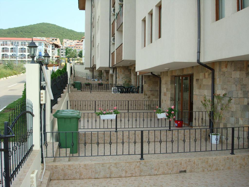 Apartments In Complex Chateau Nessebar Sveti Vlas Ngoại thất bức ảnh