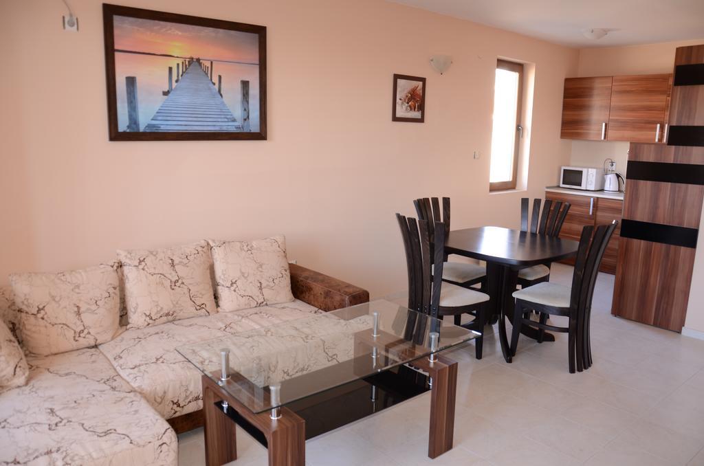 Apartments In Complex Chateau Nessebar Sveti Vlas Ngoại thất bức ảnh