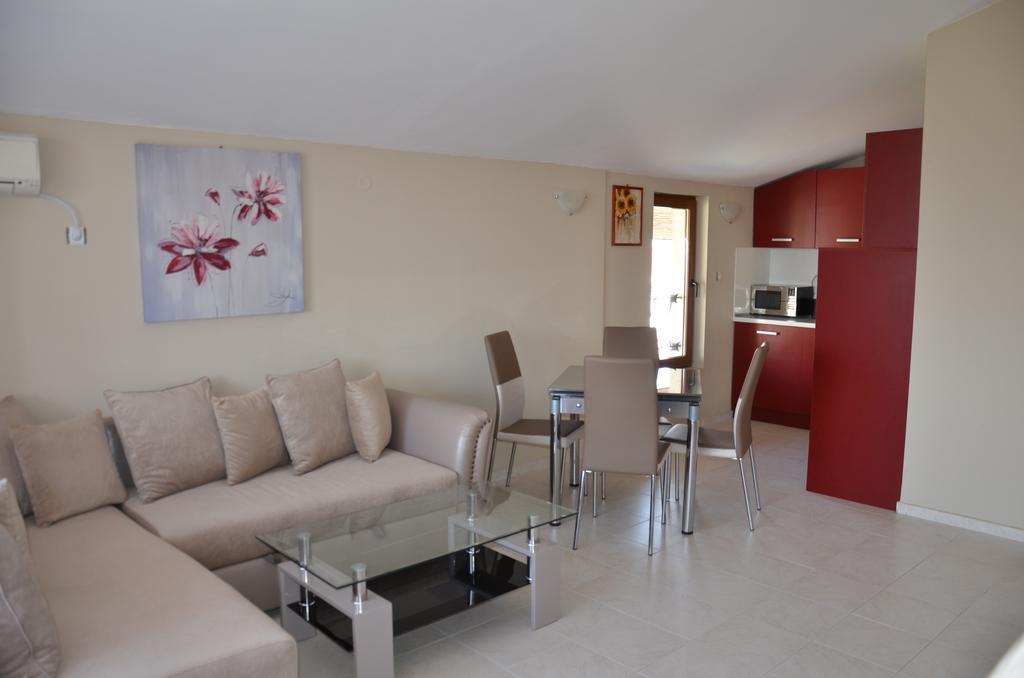 Apartments In Complex Chateau Nessebar Sveti Vlas Ngoại thất bức ảnh